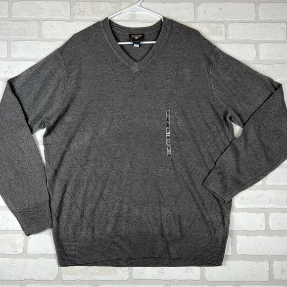 Soft, Casual Graphite Gray Dockers V-Neck NWT Men’s‎ Sweater, Size XL. - Picture 1 of 8